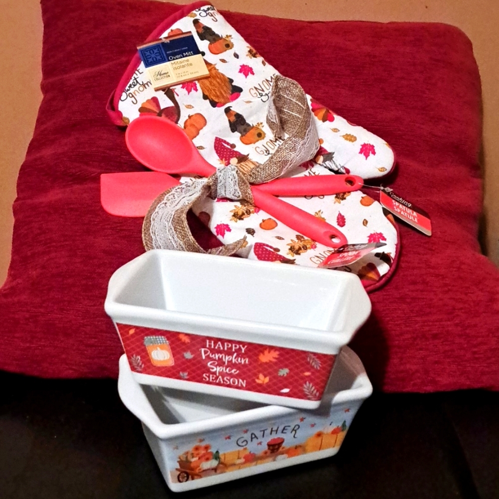 NWT Set of 2 mini ceramic loaf pan bundles